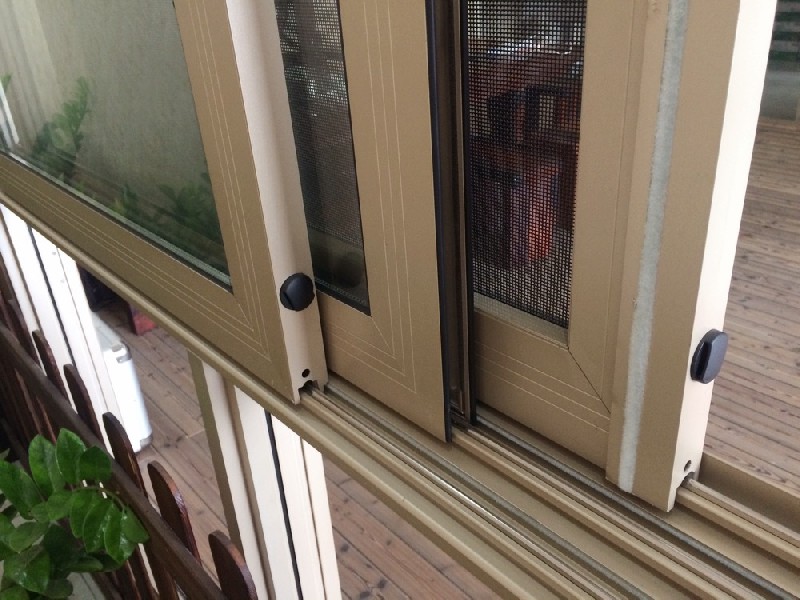 靜音三軌系統(tǒng)門窗